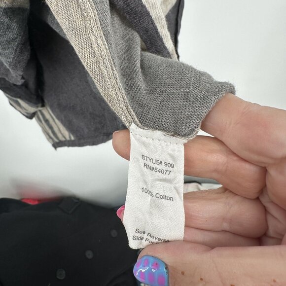 Cabi Women's Poncho Sweater Gray‎ V-neck Size Small - Picture 5 of 5